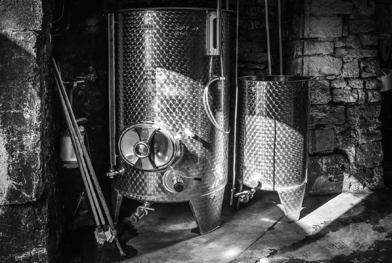 Vignobles Molozay - Château de Vaux - Chai